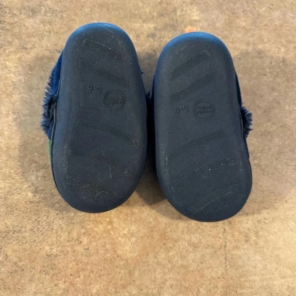 Wonder Nation Fun, Cozy & Soft Navy Dino Slippers Toddler Size 5/6